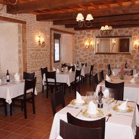 Отель La Casona De Dona Petra Villarmentero de Campos Экстерьер фото